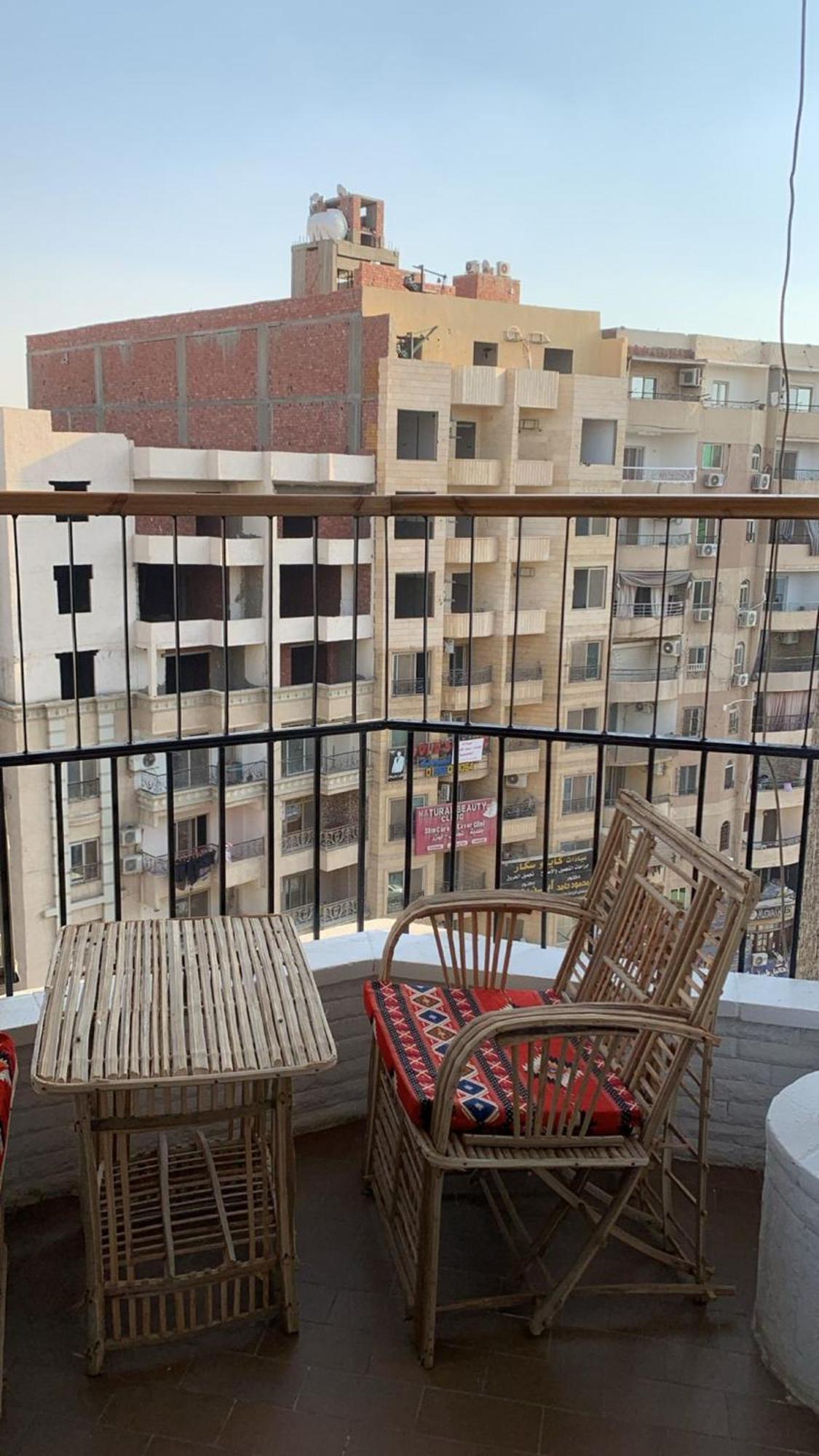 Pyramids Nights Hostel Kafret el-Gabal Esterno foto