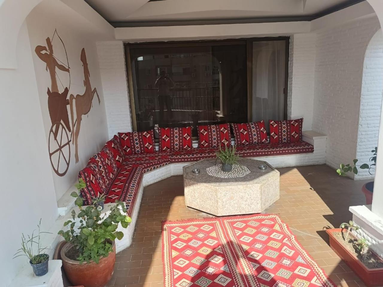 Pyramids Nights Hostel Kafret el-Gabal Esterno foto