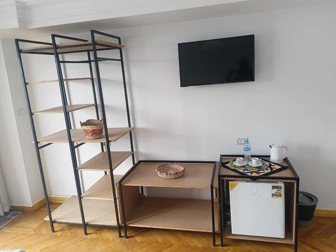 Pyramids Nights Hostel Kafret el-Gabal Esterno foto