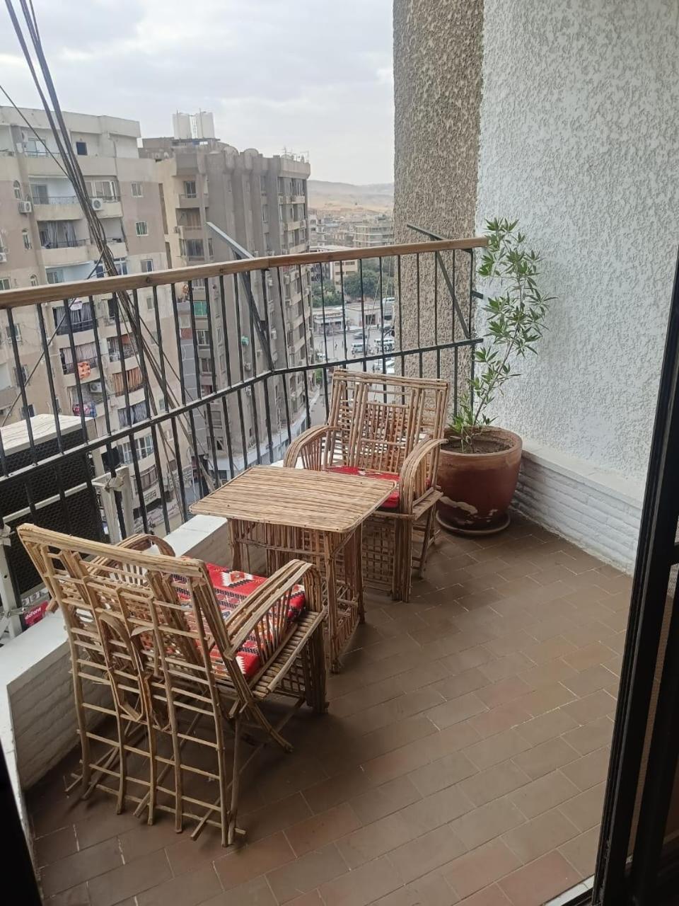 Pyramids Nights Hostel Kafret el-Gabal Esterno foto